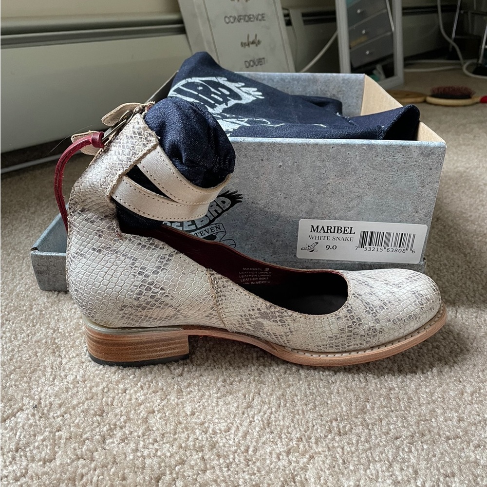 Freebird - Maribel - white snake - Brand new never worn